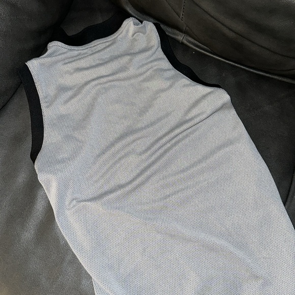 Women’s Adidas Small Golf Zip Top Lifhtweight grey - Picture 4 of 4